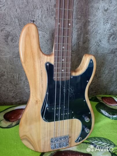 Бас гитара stagg SBP 30