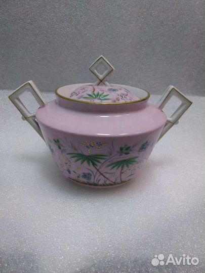 Сахарница кузнецов