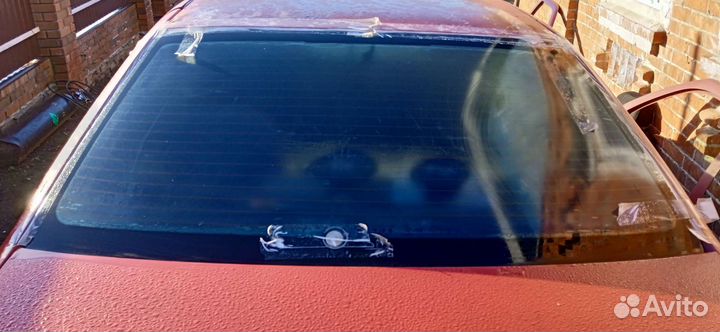 Стекло заднее Peugeot 406 (8B) 1995 - 2005