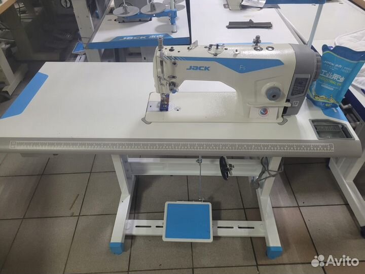 Швейная машина Jack JK F5 со столом