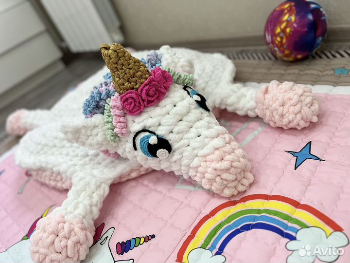 Вязаный детский коврик пуфик Единорог