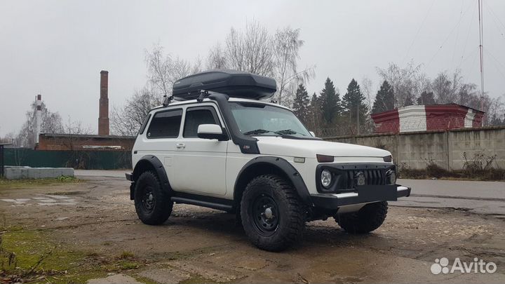 Автобокс LUX tavr 175см черный на Нива 4х4