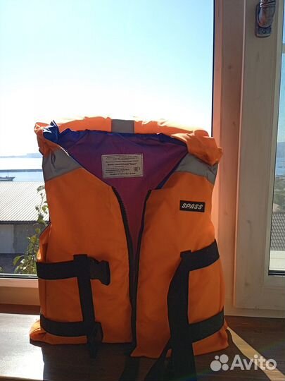 Спасательный жилет