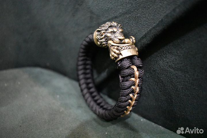 Браслет из паракорда