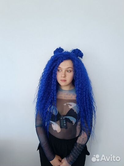 Модель на афрокудри