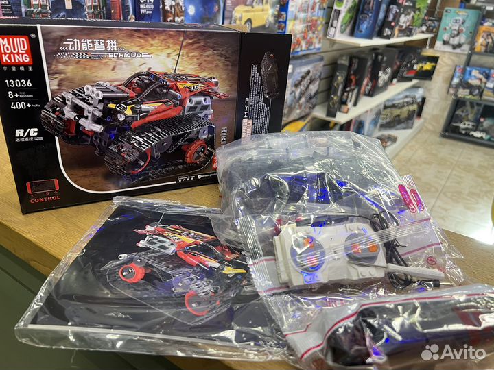 Конструктор Красный вездеход с ду Mould King 13036