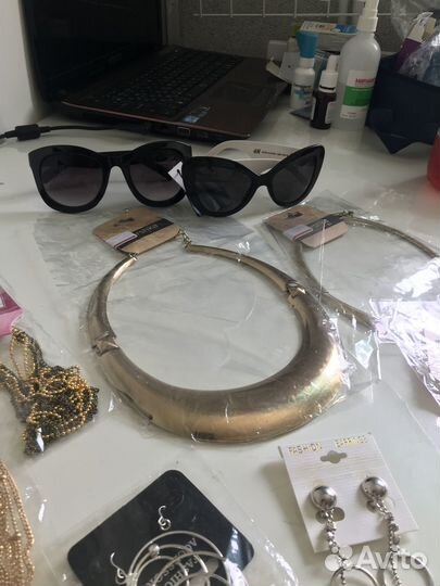 Бижутерия и очки