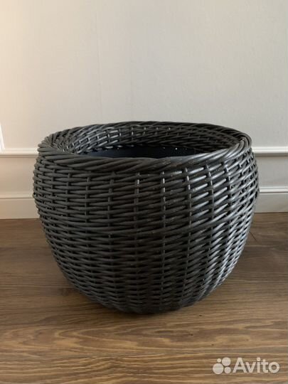 Кашпо из ротанга