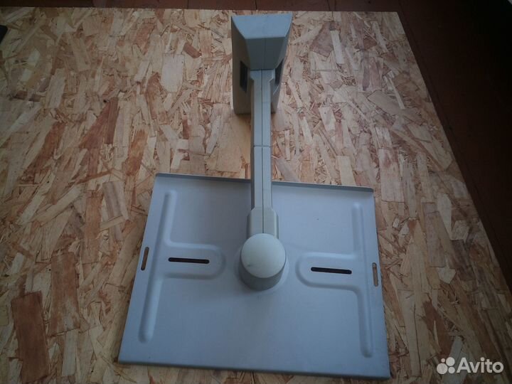 Кронштейн для телевизора поворотный на стену