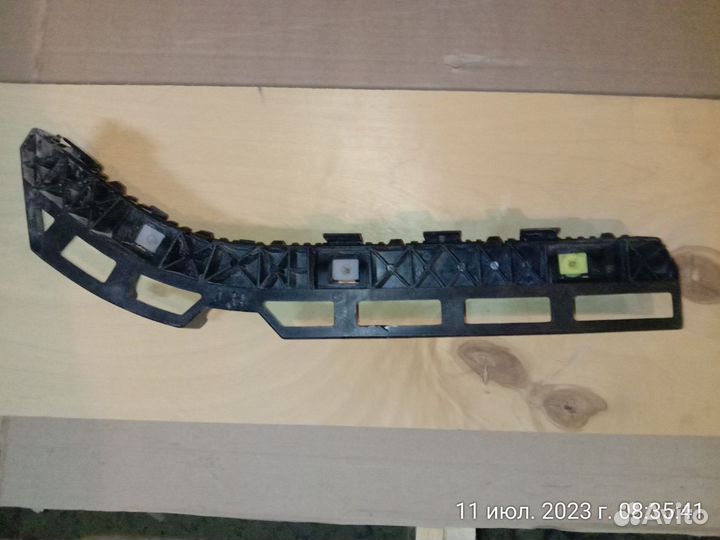 Кронштейн бампера задний левый Kia Rio б/у