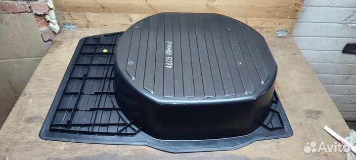 Поддон ниши запаски задний Audi A6 C6