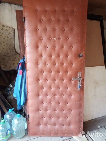 Дверь входная металлическая