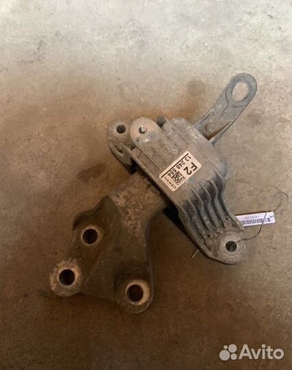 Опора двигателя передняя левая Chevrolet Cruze