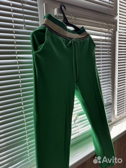 Костюм спортивный