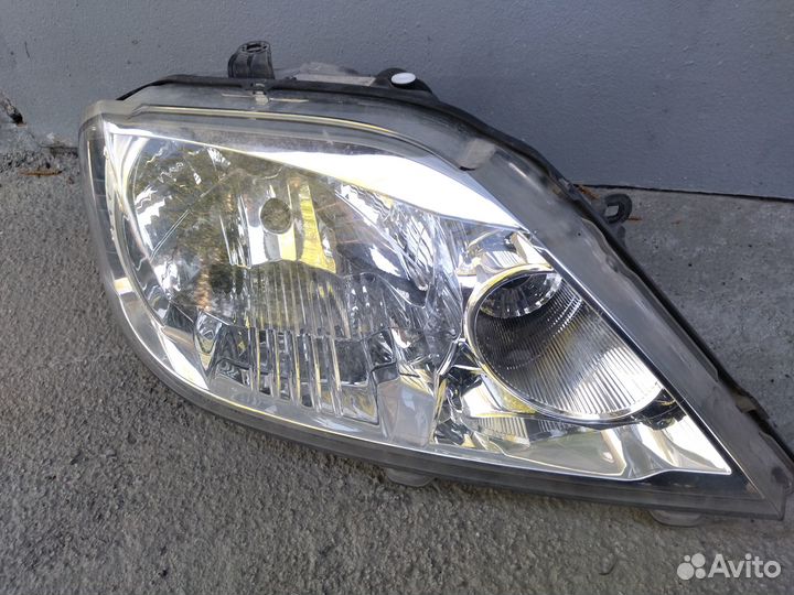 Фары на renault logan 2