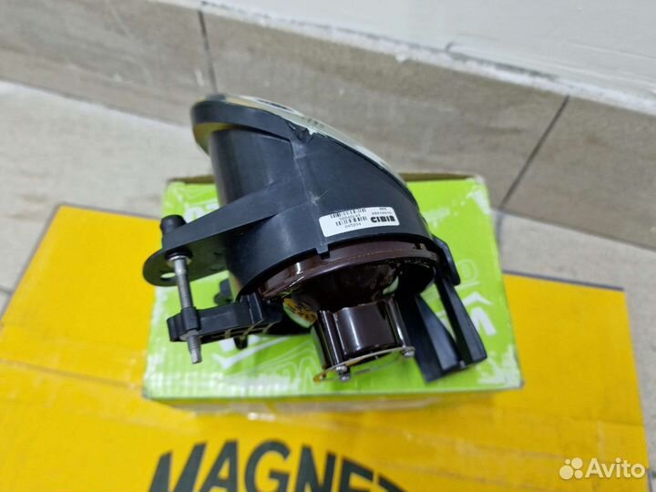 Противотуманная L фара Volkswagen Passat B6 Valeo