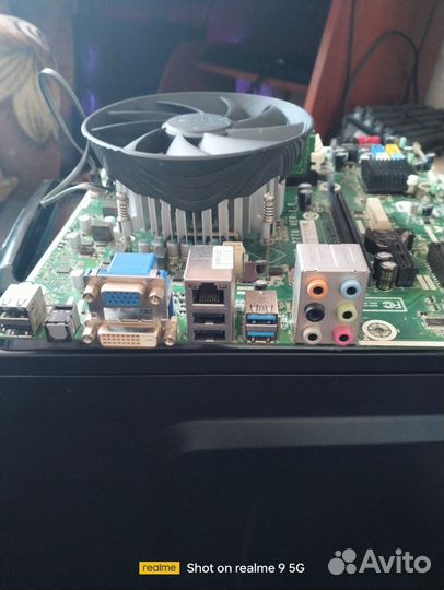 Материнская плата с процессором и памятью