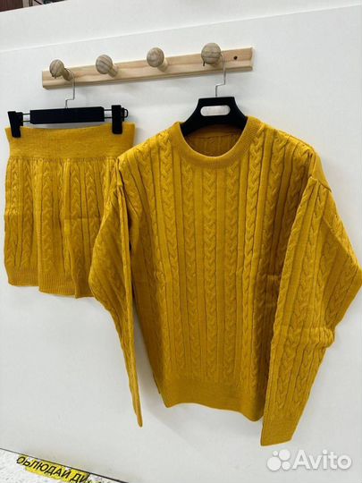 Трикотажный костюм с шортами