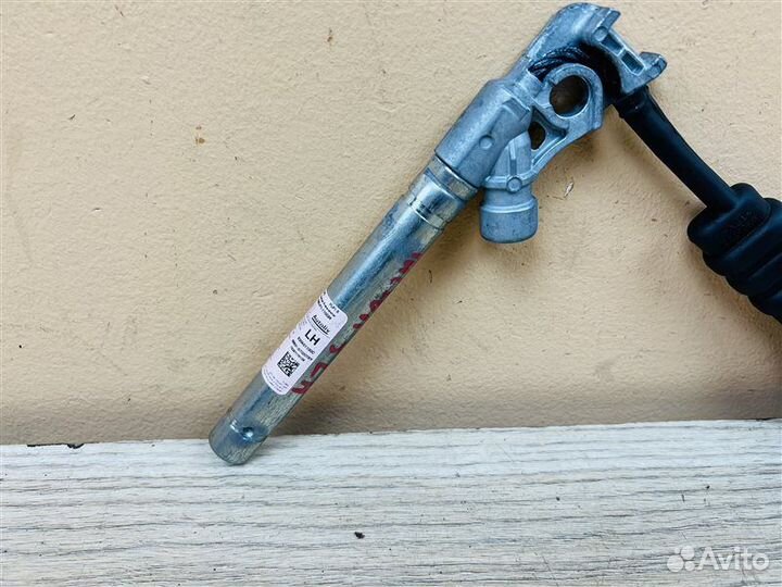 Ответная часть ремня безопасности передняя левая