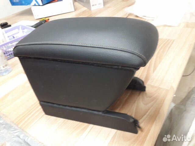 Подлокотник