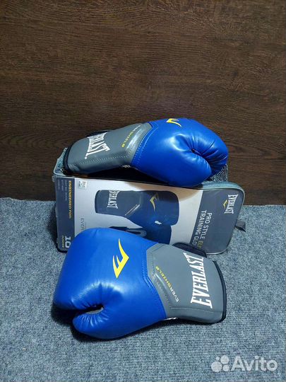 Боксерские перчатки everlast 10 oz новые