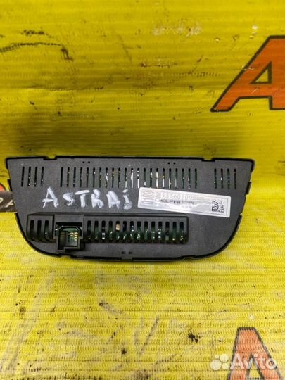 Блок управления климат-контролем Opel Astra J