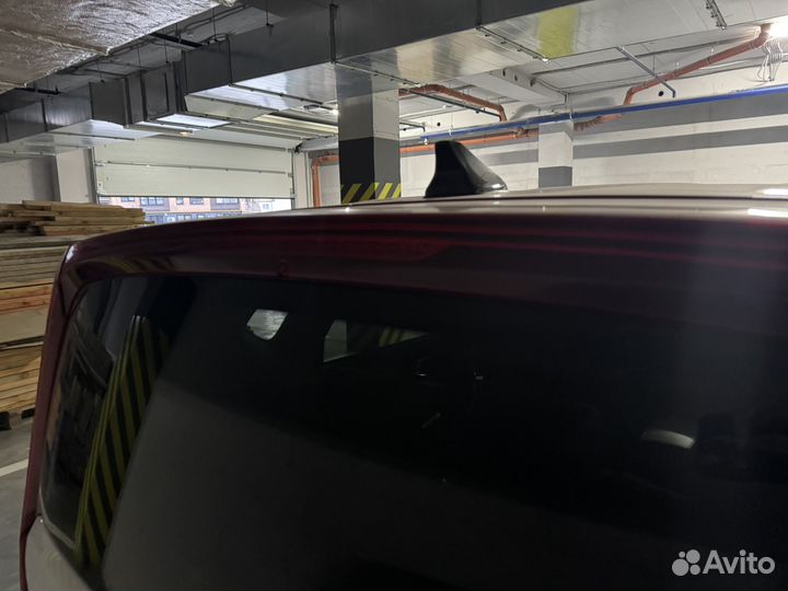 Стоп в крышку багажника