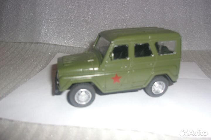 Модель армейского автомобиля УАЗ