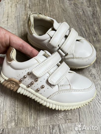 Кроссовки детские 25 р