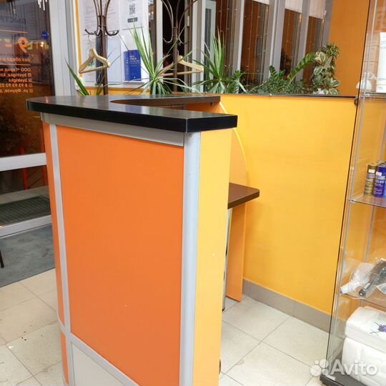 Стойка ресепшен