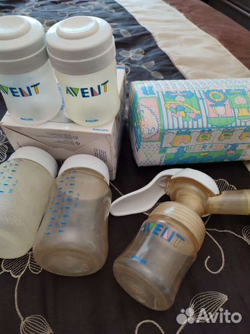 Молокоотсос+ бутылочки Avent+щётка Avent