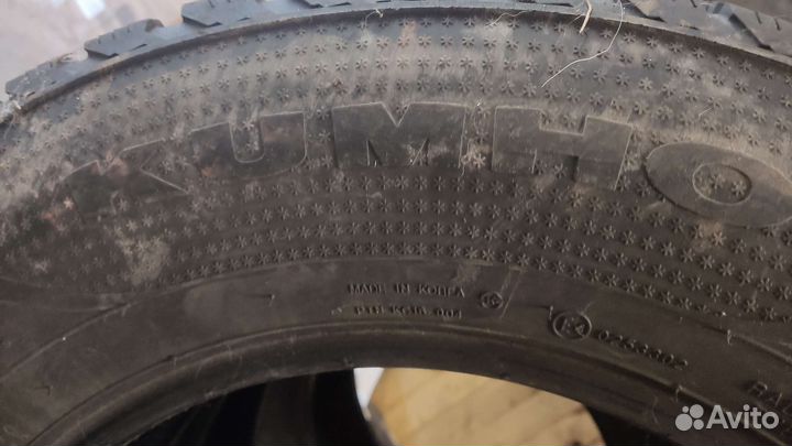 Kumho I'Zen RV Stud KC16 215/70 R16 100T