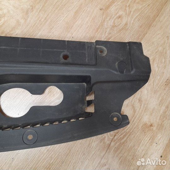 Накладка замка капота Mitsubishi Outlander 3