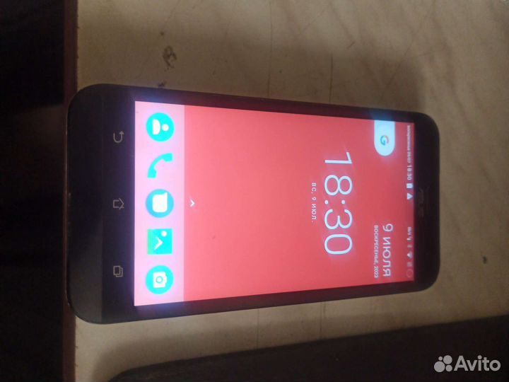 Забронирован Asus ZenFone 2 Lazer 2/8