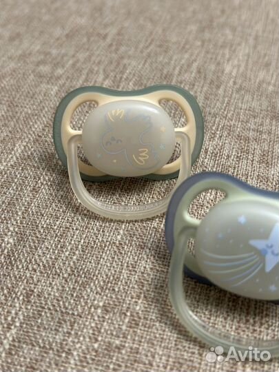 Соска пустышка avent 0 6 новая светящаяся