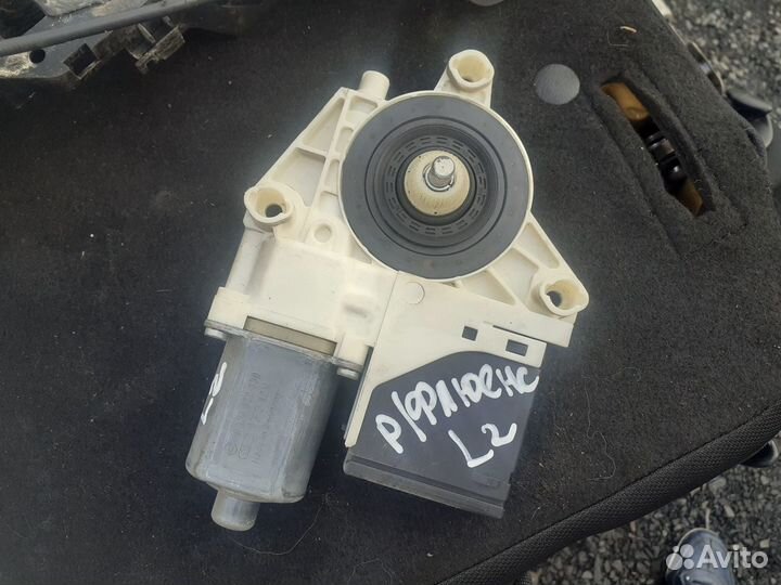 Моторчик задний левый Рено Флюенс Renault Fluence