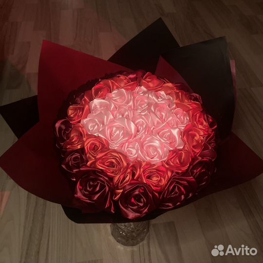 Букет роз из атласных лент