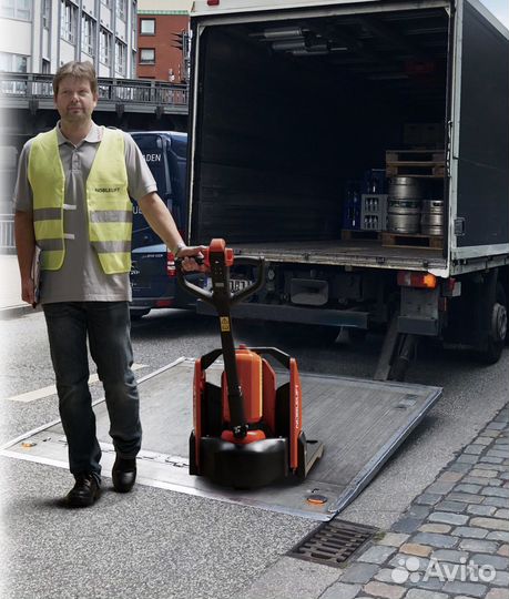 Аренда ричтраков, погрузчиков, штабелеров самоходн