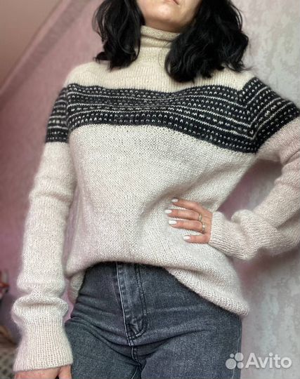 Свитер оверсайз с горлом