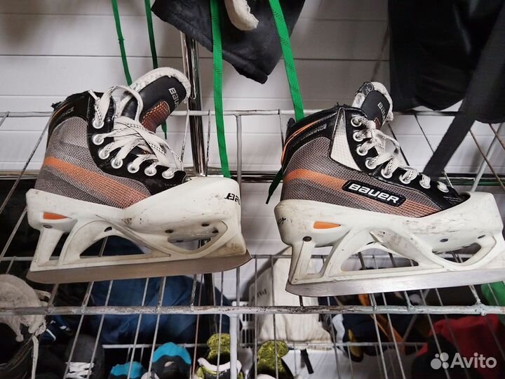 Коньки хоккейные вратарские б/у bauer