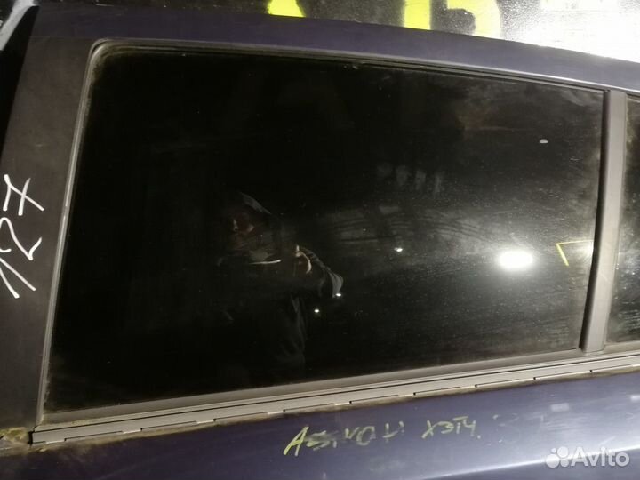 Стекло двери задней левой Opel Astra H