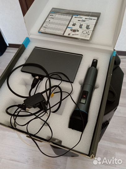 Вокальная радиосистема с беспроводным микрофоном