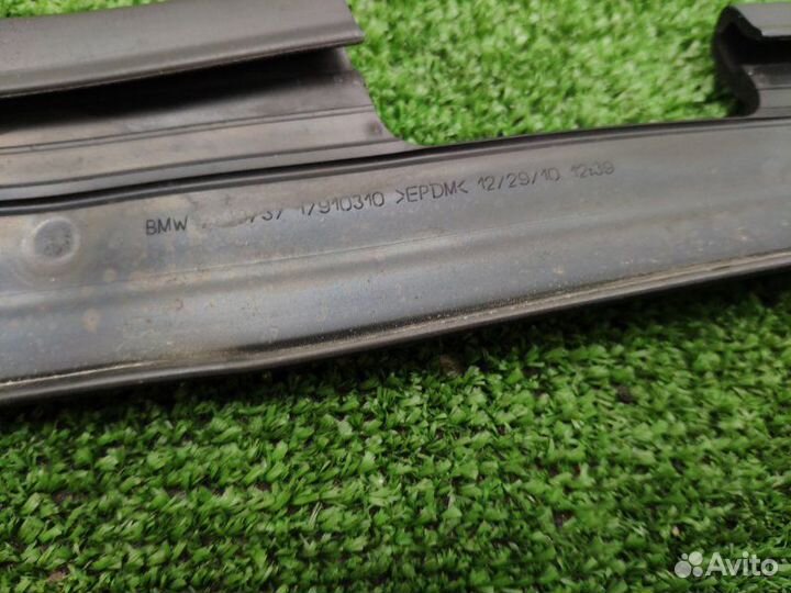 Уплотнитель капота Bmw X3 F25 N20B20A 2012