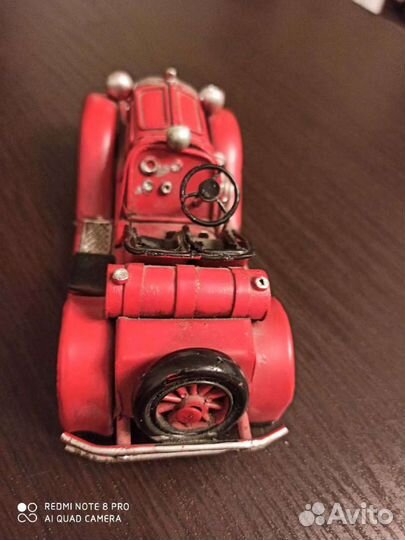 Машина металлическая новая