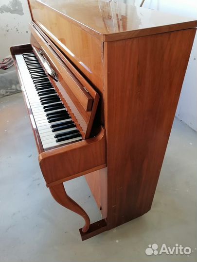 Продаю пианино