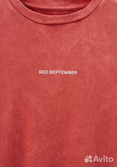 Футболка RED september