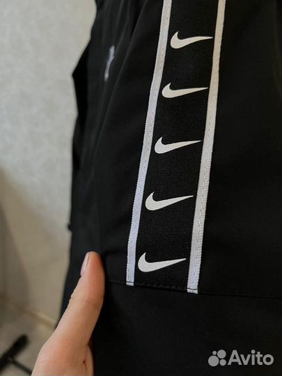 Демисезонные куртки Nike р.152 подростковые новые