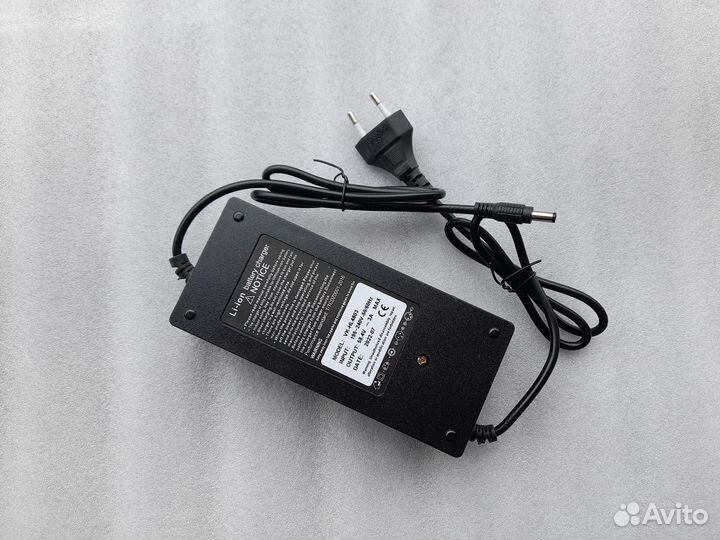 Зарядка литий ион 58,4в, номинал 48В 3А