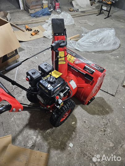 Снегоуборщик с электростартером