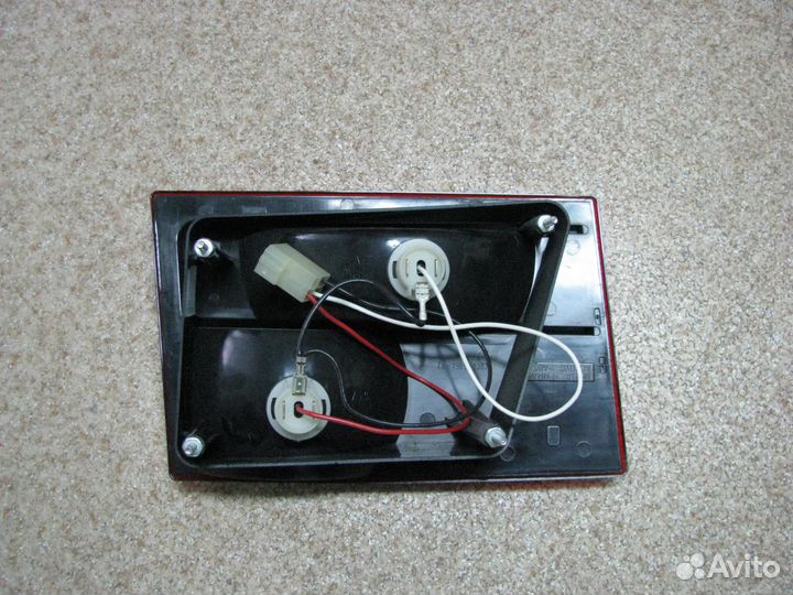 Фонарь задний внутренний правый для газ 31105